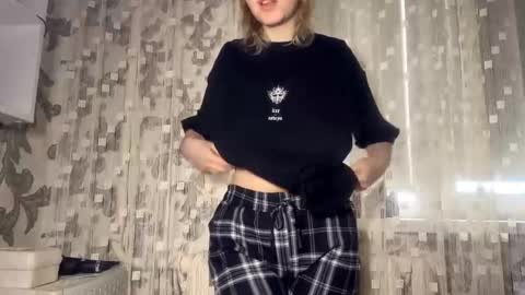 Snapshot of joeannfurgison chatting on February 26, 2026, 8:13 am Aurora online show from February 26, 2026, 8:13 am