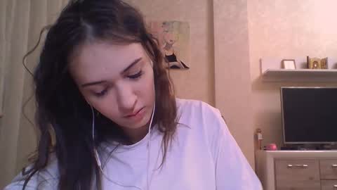 Jennifer online show from November 21, 2025, 5:22 pm