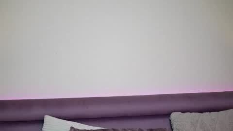  Joelle  online show from December 17, 2025, 10:27 pm