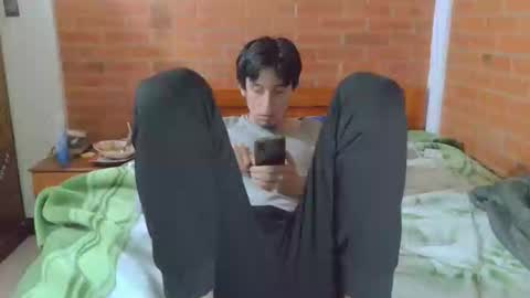 Snapshot of johan70nsexy chatting on February 14, 2026, 4:09 am johan70nsexy online show from February 14, 2026, 4:09 am