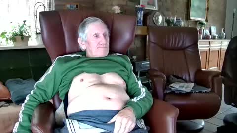 johan7 heet online show from December 10, 2024, 1:55 pm