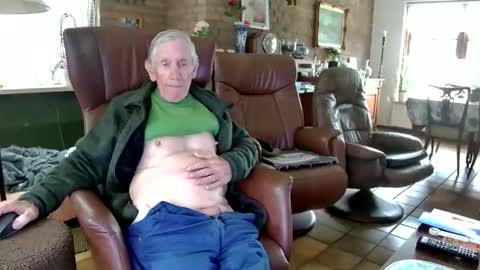 johan7 heet online show from October 3, 2025, 2:47 pm