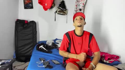 johan_and_antonella online show from February 12, 2026, 5:35 am