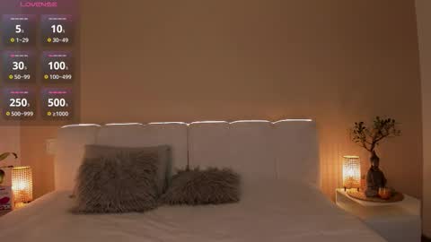 johana fox online show from November 11, 2025, 8:20 pm