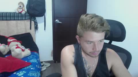 JOHAN independient model online show from October 3, 2025, 2:58 pm