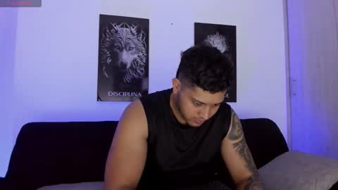 Snapshot of johansmith__ chatting on October 31, 2025, 12:33 am Johan Smith online show from October 31, 2025, 12:33 am