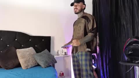 John  online show from November 10, 2025, 11:09 am