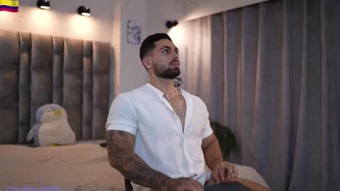 john online show from November 4, 2025, 11:59 pm