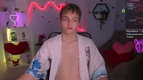 Snapshot of john_lik chatting on June 12, 2026, 12:15 pm John online show from June 12, 2026, 12:15 pm