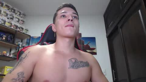 Snapshot of john_s117 chatting on February 20, 2025, 12:52 am JOHN online show from February 20, 2025, 12:52 am