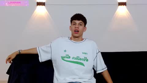 john_ssnow29 online show from September 11, 2025, 10:37 am