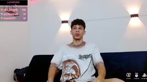 john_ssnow29 online show from September 28, 2025, 10:26 pm