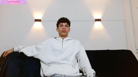 john_ssnow29 online show from October 7, 2025, 2:53 am