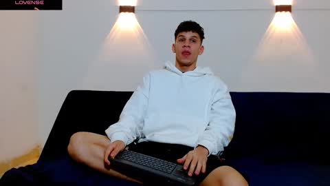 john_ssnow29 online show from December 20, 2025, 10:55 am