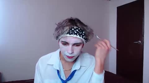 John Vichenso online show from October 31, 2025, 9:49 pm