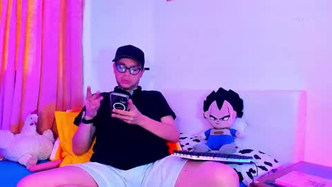 Snapshot of john_white69 chatting on December 14, 2025, 12:32 pm John online show from December 14, 2025, 12:32 pm