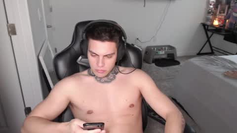 Snapshot of johnafterdark chatting on May 19, 2026, 6:47 pm JAXX online show from May 19, 2026, 6:47 pm
