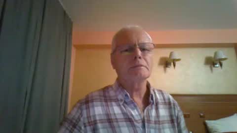 johndesnudado online show from November 9, 2025, 9:35 pm