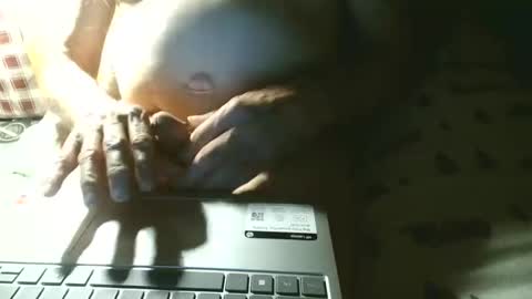 johnnieq1971 online show from March 27, 2026, 1:11 am