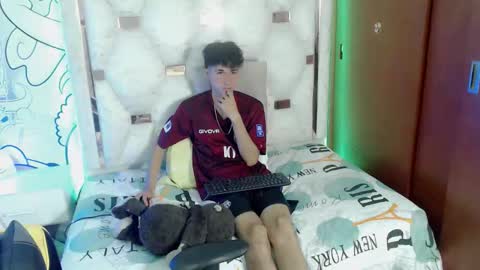 johnny_cagee online show from November 16, 2025, 4:18 am