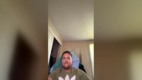 johnnybegood2100 online show from April 22, 2026, 8:43 pm