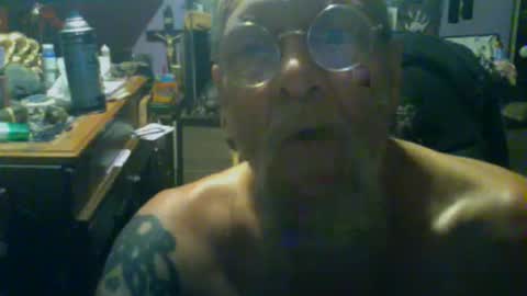 Snapshot of johnnyshung1 chatting on December 2, 2025, 6:58 pm johnnyshung1 online show from December 2, 2025, 6:58 pm