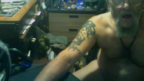 Snapshot of johnnyshung1 chatting on December 18, 2025, 7:09 pm johnnyshung1 online show from December 18, 2025, 7:09 pm