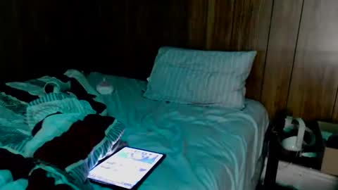 johnpaulkent82 online show from September 17, 2025, 4:52 pm