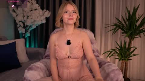 Snapshot of joice_queen chatting on September 21, 2025, 2:46 am Paula online show from September 21, 2025, 2:46 am