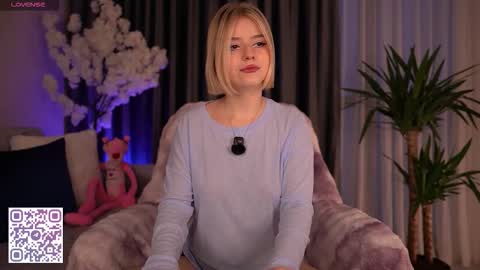 Snapshot of joice_queen chatting on November 14, 2025, 4:11 am Paula online show from November 14, 2025, 4:11 am