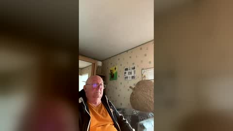 Snapshot of jojo60000529566 chatting on February 9, 2026, 1:04 pm jojo60000529566 online show from February 9, 2026, 1:04 pm