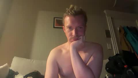 jojohalloran64 online show from May 15, 2026, 1:01 am
