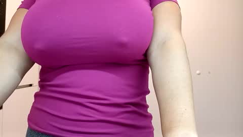 Snapshot of jolenejo chatting on October 14, 2025, 8:20 pm jolenejo online show from October 14, 2025, 8:20 pm