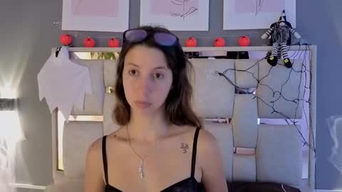 jolie_lov online show from October 11, 2025, 1:42 pm