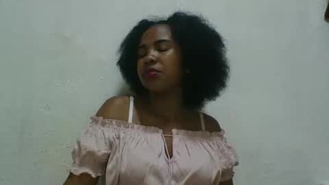 Snapshot of joliedonnue chatting on December 4, 2025, 2:26 pm joliedonnue online show from December 4, 2025, 2:26 pm