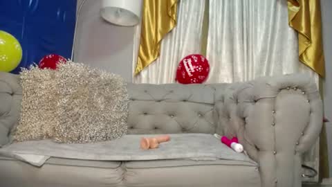 Snapshot of jolieduvalle chatting on June 19, 2026, 12:20 pm Jolie online show from June 19, 2026, 12:20 pm