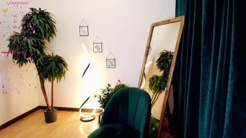 Polly  online show from February 27, 2025, 10:20 pm