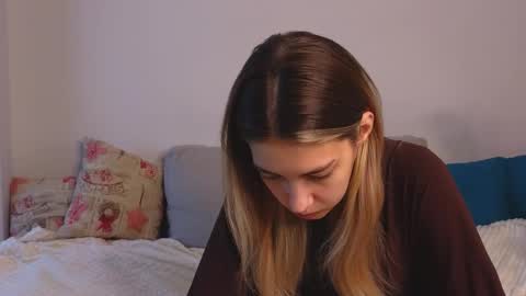 Snapshot of jolyndeb chatting on October 10, 2025, 11:31 am Viola online show from October 10, 2025, 11:31 am