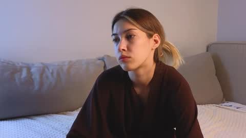 Snapshot of jolyndeb chatting on October 16, 2025, 11:44 am Viola online show from October 16, 2025, 11:44 am