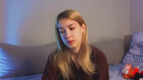 Snapshot of jolyndeb chatting on November 28, 2025, 11:13 am Viola online show from November 28, 2025, 11:13 am