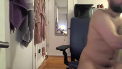 Snapshot of jomanf chatting on November 18, 2025, 9:41 pm Mason online show from November 18, 2025, 9:41 pm