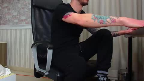 JonahShaw online show from December 15, 2025, 5:44 am