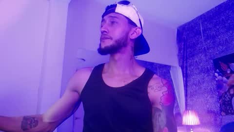 Jonas  online show from November 29, 2025, 8:01 pm