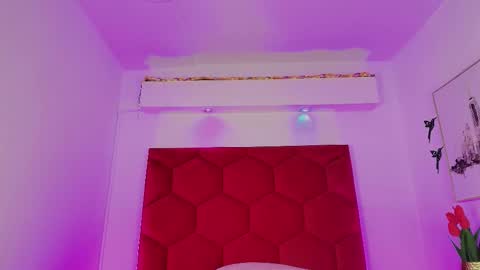 Jonas  online show from November 7, 2025, 1:33 pm