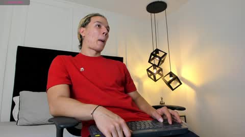 Jonathan Danielss  online show from January 20, 2025, 11:45 am