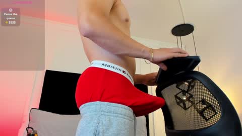 Jonathan Danielss  online show from January 27, 2025, 2:35 pm