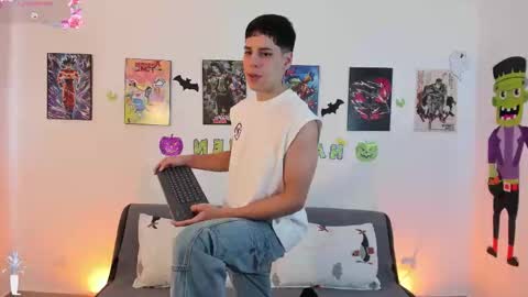 Instagram jonathanfit14 online show from October 26, 2025, 7:42 pm