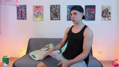 Instagram jonathanfit14 online show from November 22, 2025, 9:36 pm