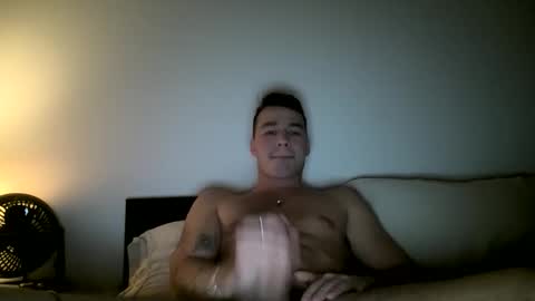 Snapshot of joncoreza3 chatting on December 16, 2025, 6:40 am Joncoreza online show from December 16, 2025, 6:40 am