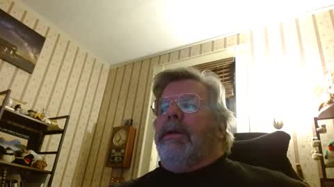 joncpics online show from December 4, 2024, 11:46 pm